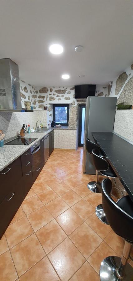 Quinta Da Tormenta -14 Pessoas- Cabeceiras De Basto 2 Casas E Piscina Privada Villa Exteriör bild