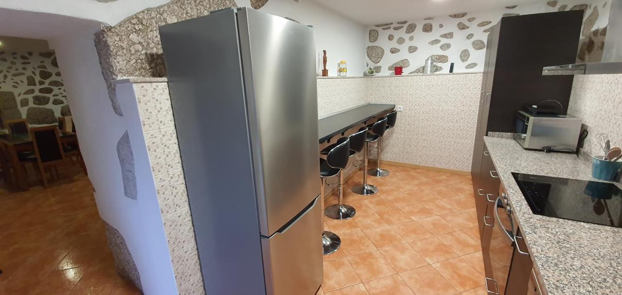 Quinta Da Tormenta -14 Pessoas- Cabeceiras De Basto 2 Casas E Piscina Privada Villa Exteriör bild