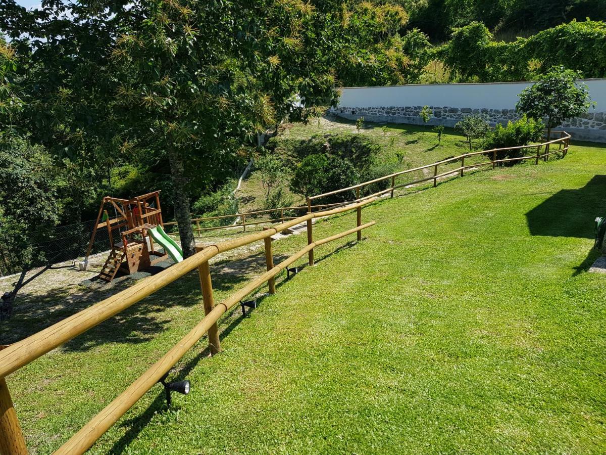 Quinta Da Tormenta -14 Pessoas- Cabeceiras De Basto 2 Casas E Piscina Privada Villa Exteriör bild